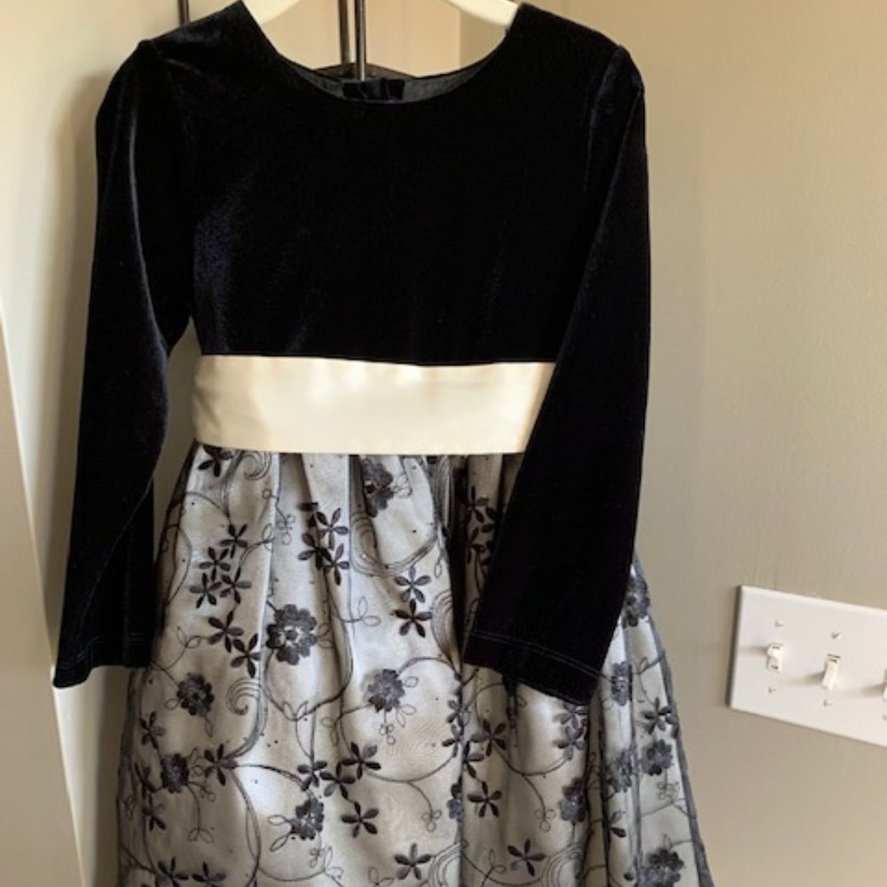 Gorgeous Girls Special Occasion/Holiday Dress Talbots Kids Black/Cream Sz 3 & 4